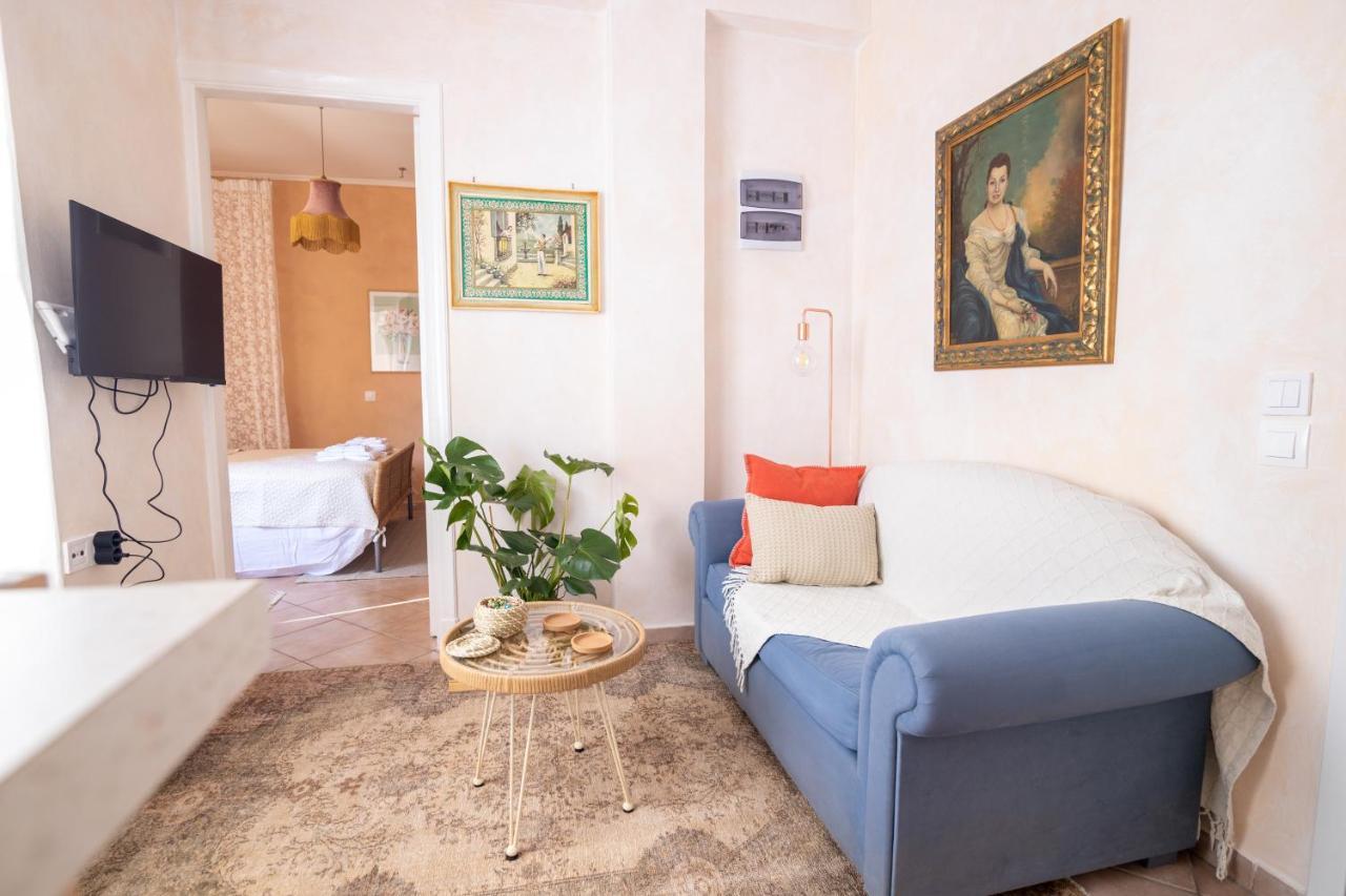 Ferienwohnung Mediterranean House - 12 Min From Acropolis! Athen Exterior foto