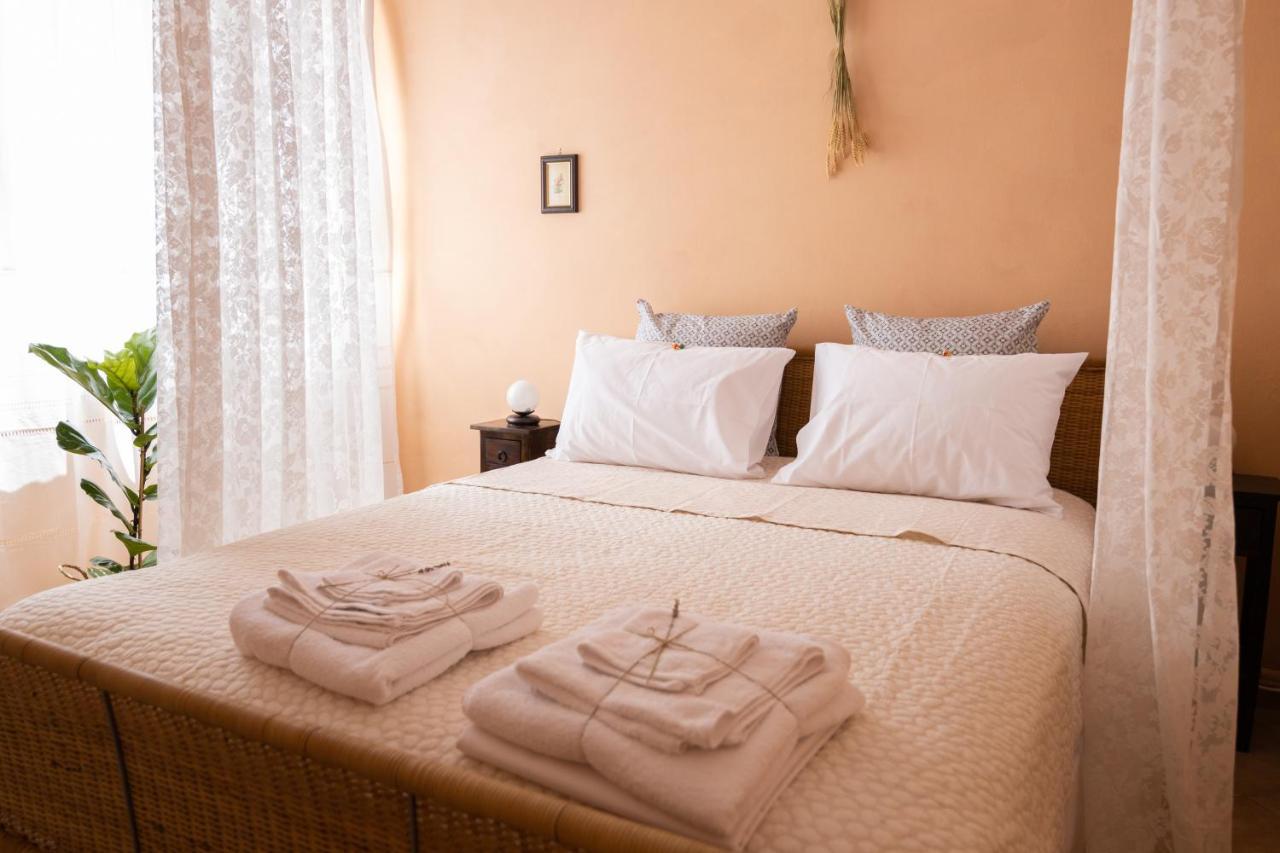 Ferienwohnung Mediterranean House - 12 Min From Acropolis! Athen Exterior foto